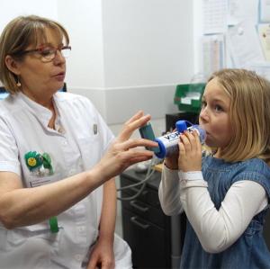 asthme, traitement, enfant, apprendre, éducation thérapeutique, respirer, sifflement, Toux, étouffement, symptômes, adapter, obstruction, maladie, chronique, bronches, vivre avec, pédiatrie, pneumologie pédiatrique